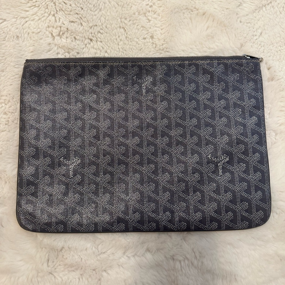 Goyard handbag for men or clutch for woman, grey.